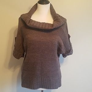 SOLD-Adorable short sleeve sweater